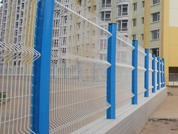 Welded Wire Mesh Fence System