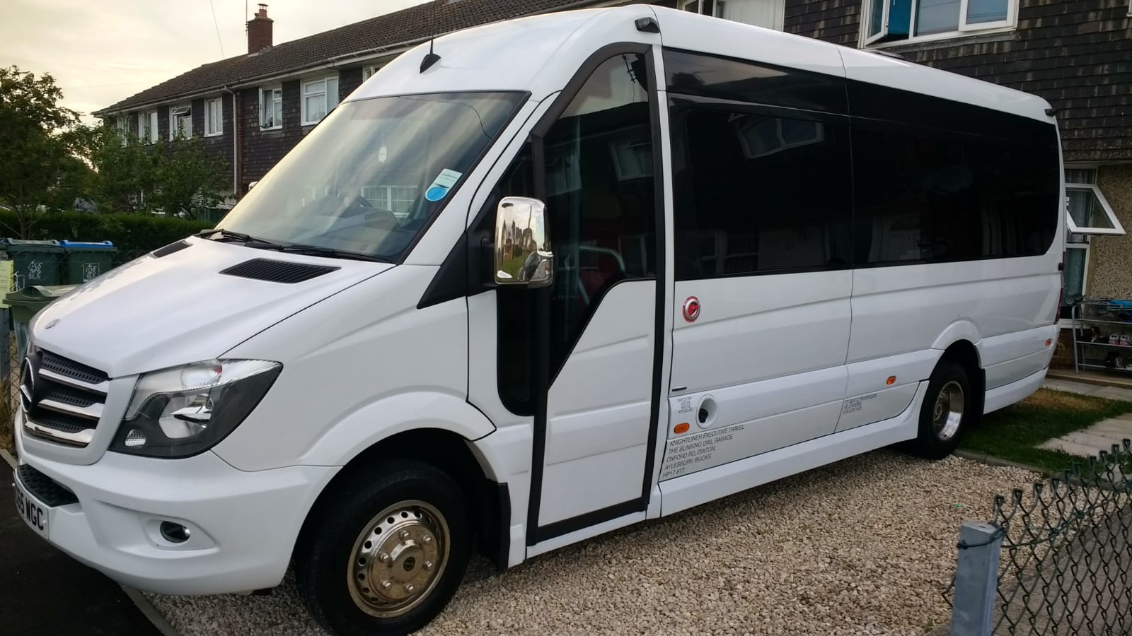 MINIBUS HIRE & COACH HIRE LONDON