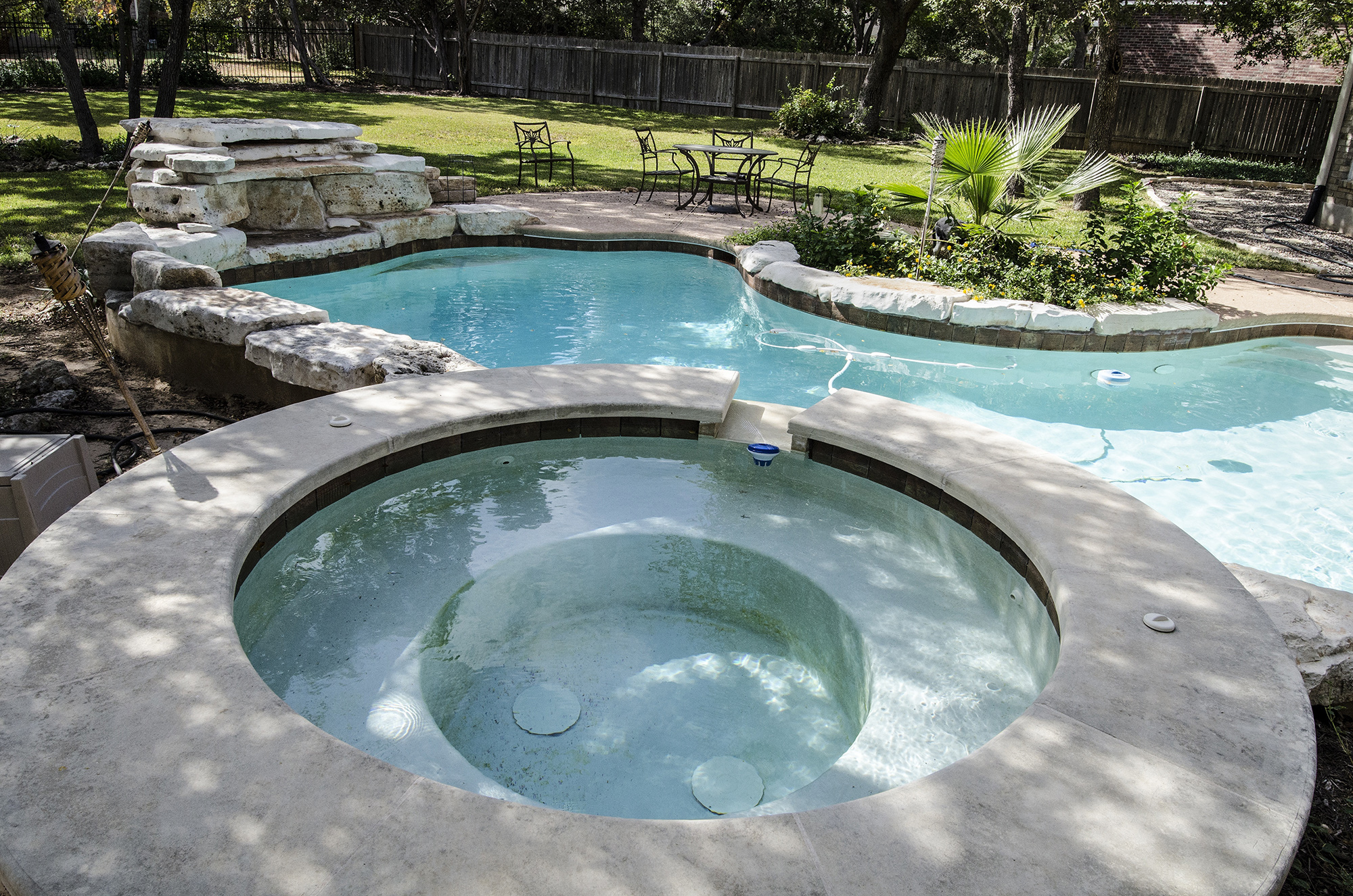 Hot tub 