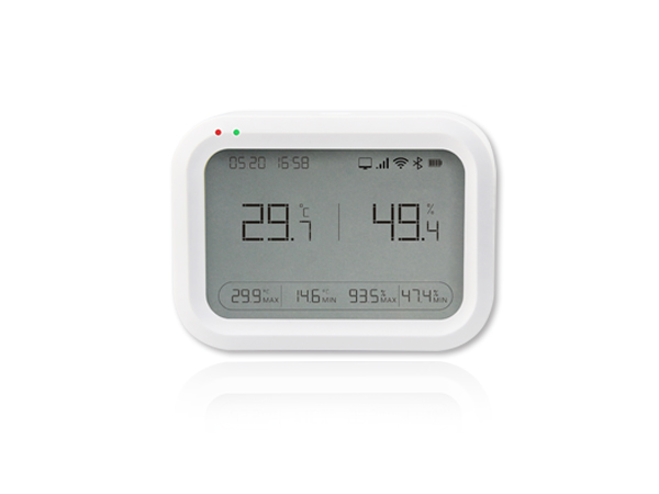 Wireless temperature data logger for storage cold chain temperature monitoring