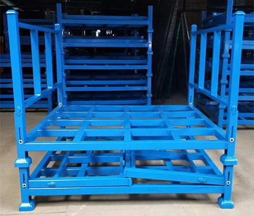 Juli's Stable Folding Stacking Rack