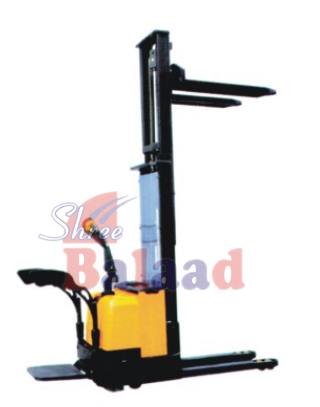 SB – 21 Fully Electric Stacker