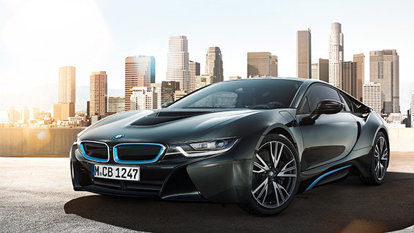  BMW i8.