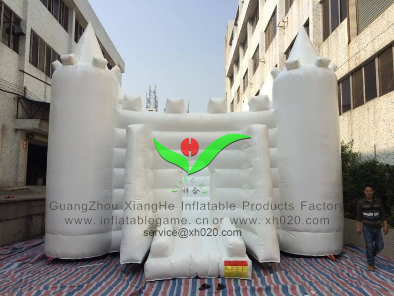 [xianghe inflatable products factory ]giant white bouncy castle CB295