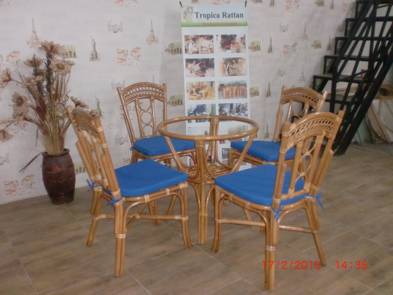 Vethi Dining Set