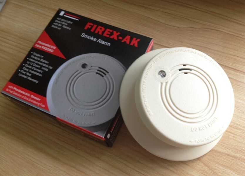 Photoelectric Wireless Smoke Detector Sensor Tester Network For Personal Home Security Equipment