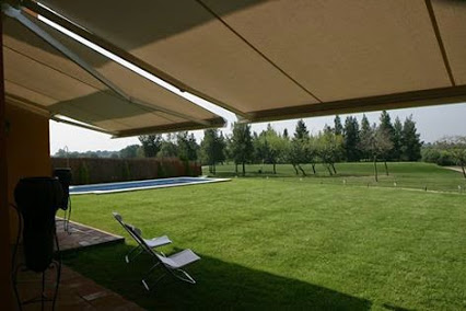 Arches, arbours, pergolas and bridge