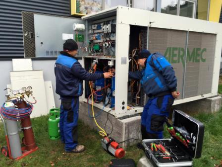 Treballs d'instal · lació d'equips de refrigeració