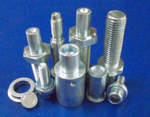 Bolts na screws