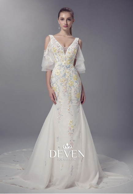 V-Neckline Colored Lace Applique Sheath Wedding Gown