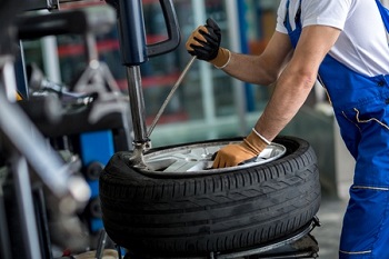 Tire poed