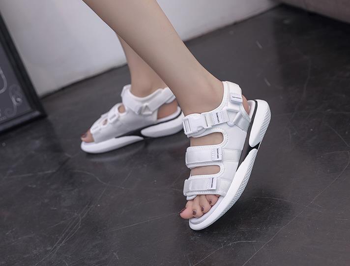   WILD FLAT CASUAL WOMEN SANDALS