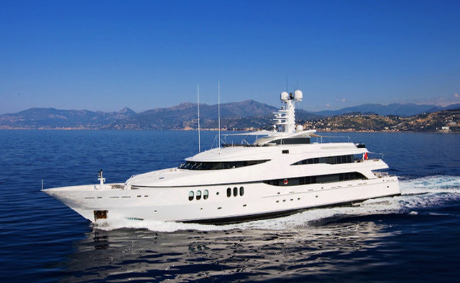 Luxury Yacht Rentals New Port