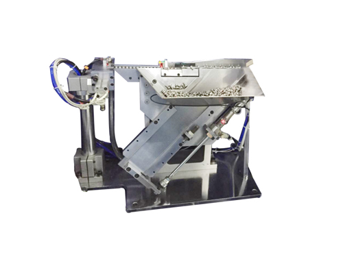 Screw feeding machine