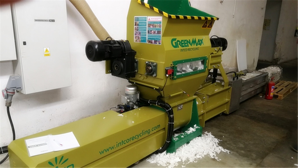 Avanzato pressa per polietilene espanso GREENMAX ZEUS C200