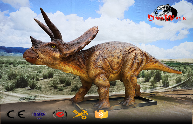 Animatronic dinosaur simulation real lifesize model Triceratops