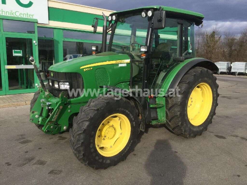 JOHN DEERE 5100R Traktor