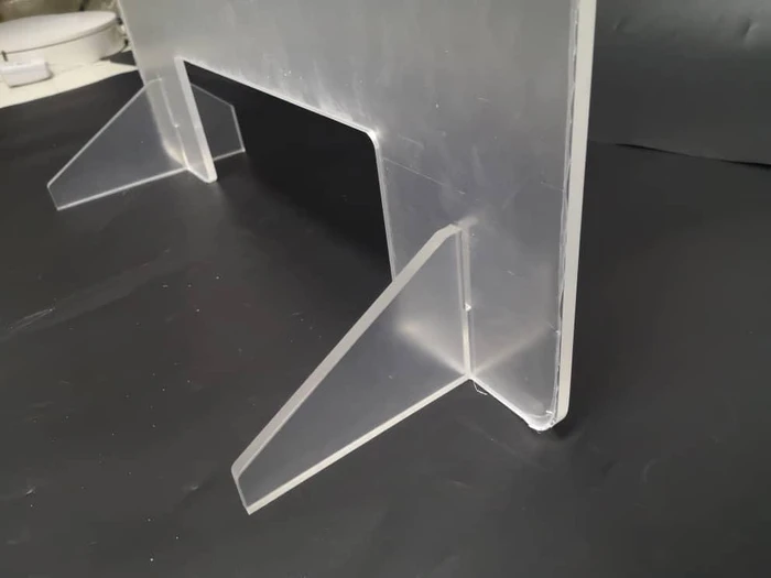 CLEAR ACRYLIC TABLE SHIELD FOR NAIL SALON & RETAILERS 