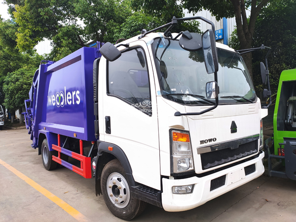 RHD Sinotruk HOWO 8m3 Garbage Compactor Truck