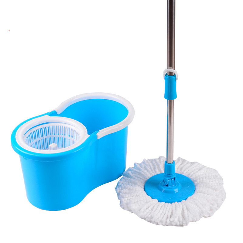 Mops дома