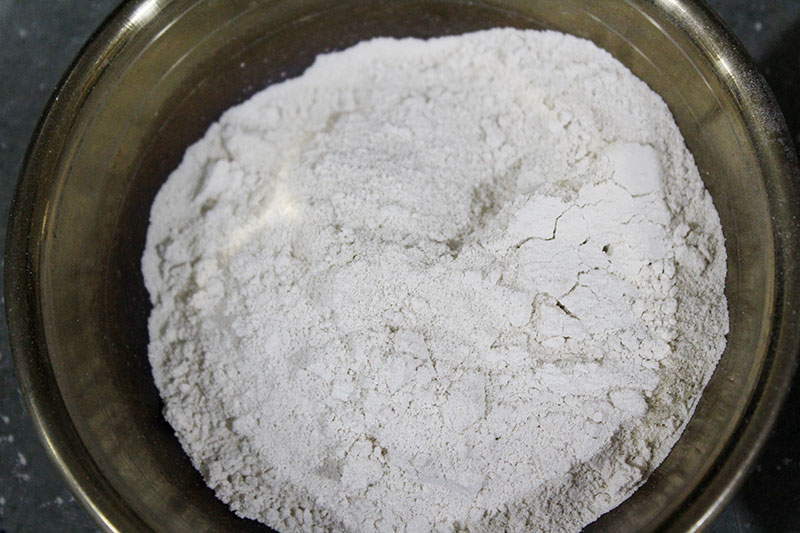 Hydrous kaolin