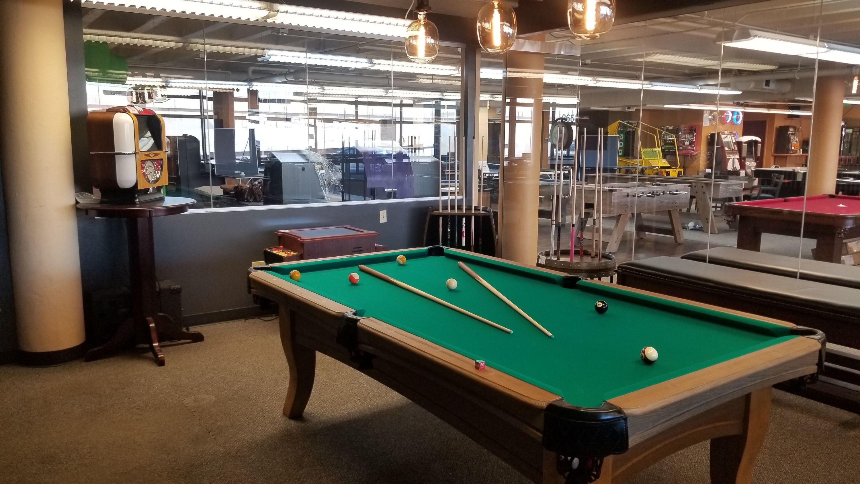 Mga pool table